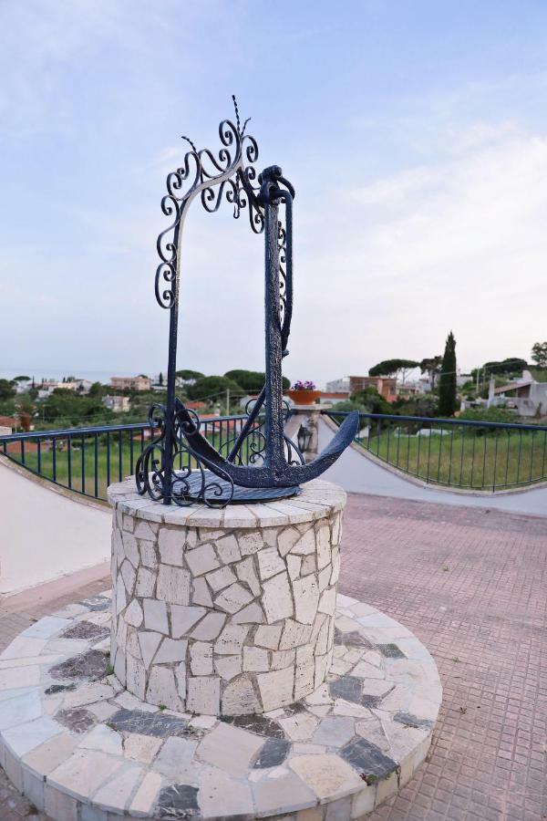 Gli Archi Sul Mare Gaeta